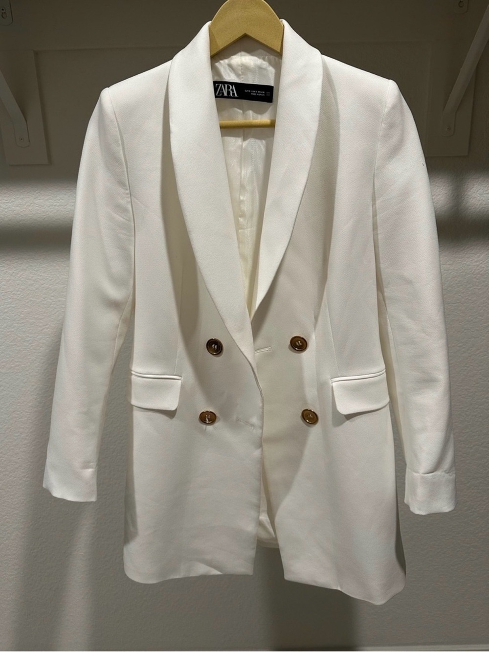Zara White Double-Breasted Blazer with Gold Buttons